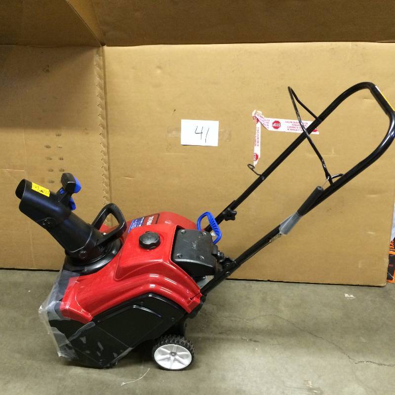 lot 41 image: Toro Power Clear 518 ZR 18 Width New