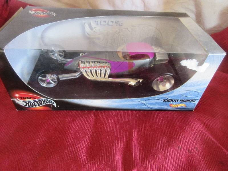 2000 HOT WHEELS MODIFIED COLLECTOR CAR