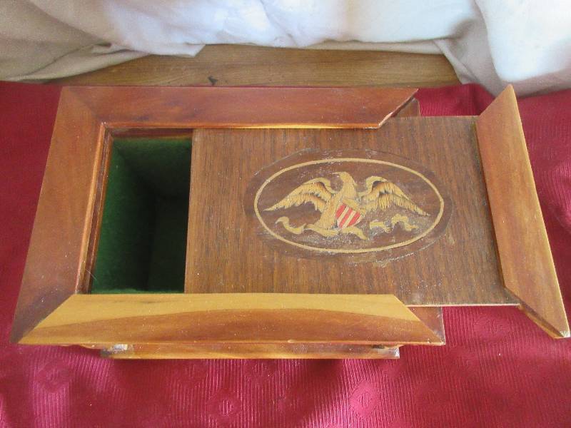 VINTAGE WOODEN BOX