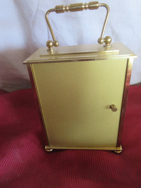 COLLECTIBLE QUARTZ MANTEL CLOCK