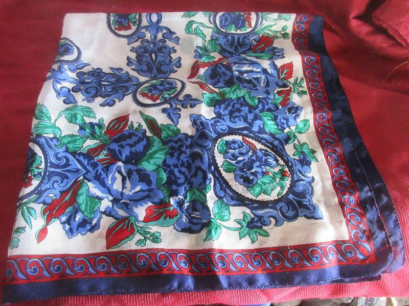 VINTAGE SILK SCARF