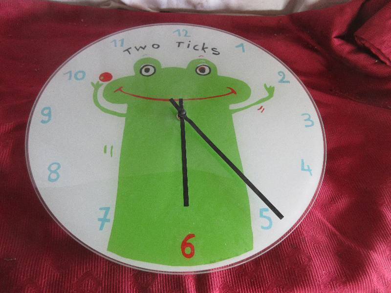 2 TICKS CLOCK