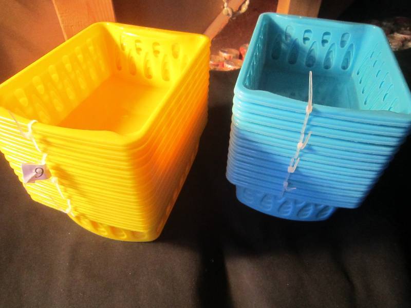 NEW LOT - 24 Plastic Baskets