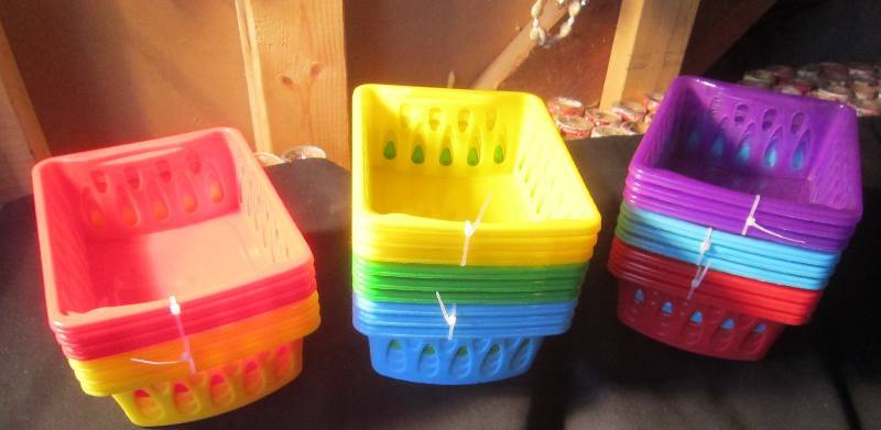NEW LOT - 24 Plastic Baskets