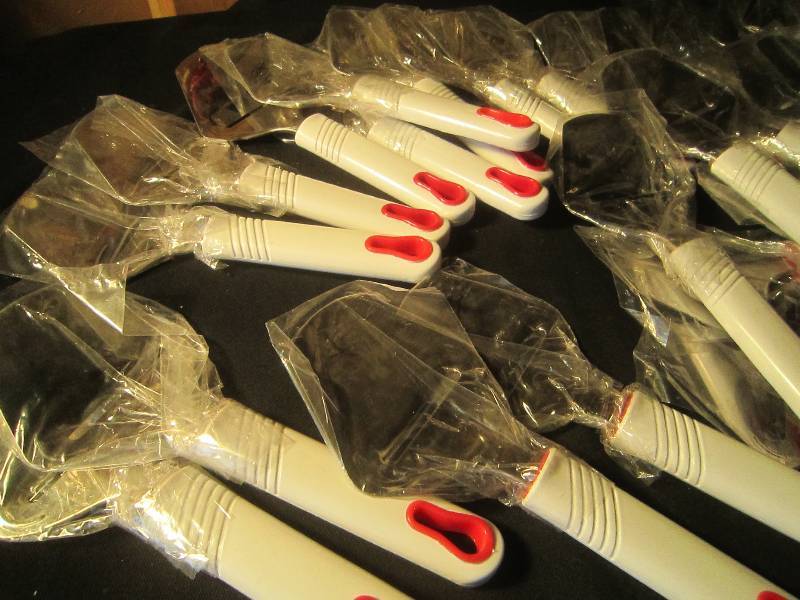 NEW LOT - 27 Cheese Cutters