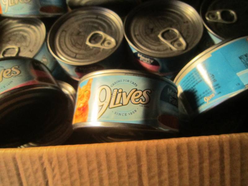 NEW LOT - 9 Lives Can of Cat Food Expires 2018 (44 Cans)