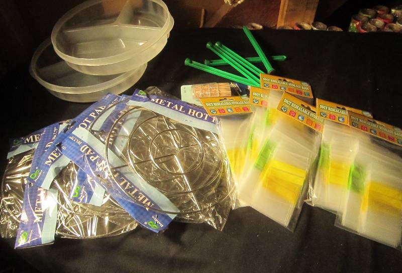 NEW LOT - 6 Packs of 50 Resealable Storage Bags, 6 Metal Hotpads, 2 Divided Dishes, ETC