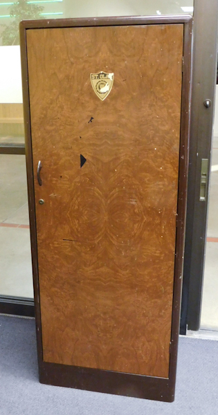 lot 8 image: Vintage Dorm Room Metal WardrobeStorage Cabinet