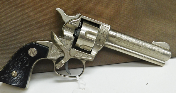 lot 14 image: Vintage Stallion 32 Cap Gun