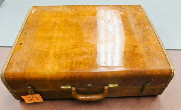 lot 29 image: Vintage Samsonite hard sided suitcase