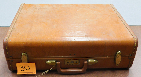 lot 30 image: Vintage Samsonite Streamlite hard sided suitcase