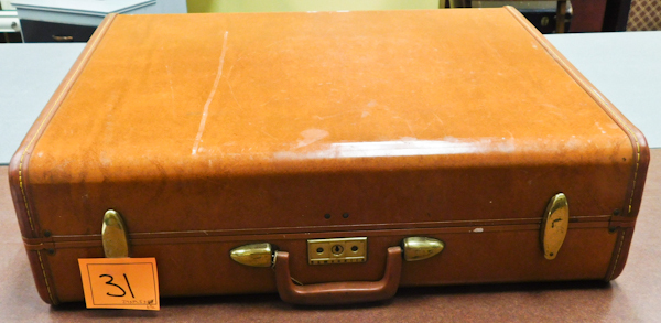 lot 31 image: Vintage Samsonite hard sided suitcase
