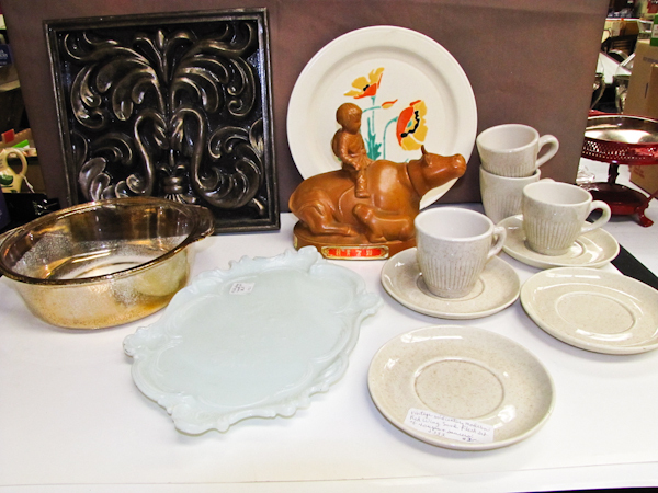 lot 56 image: Vintage Red Wing, Decorative plates & more
