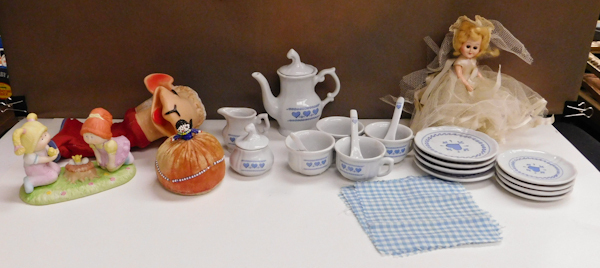 lot 36 image: Vintage Childs Tea Set, Vintage Lamb Chop hand puppet & more