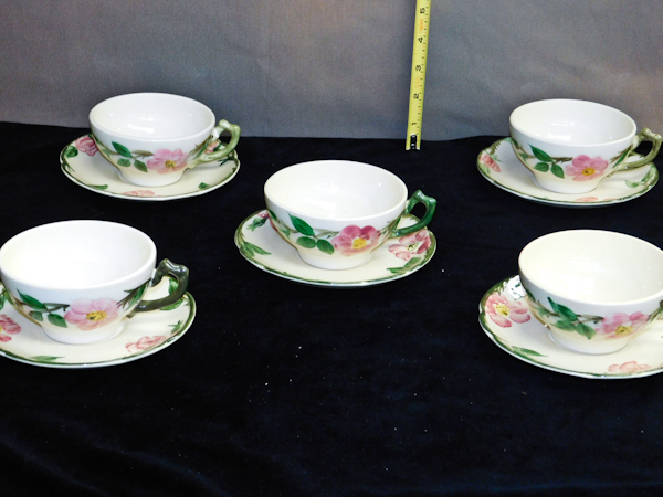 lot 90 image: 5 cup and saucer sets Franciscan Desert Rose Pattern