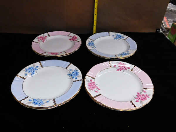 lot 91 image: 8 Margaret Rose Royal Standard Fine Bone China Plates