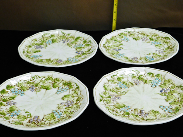 lot 94 image: 4 china dinner plates
