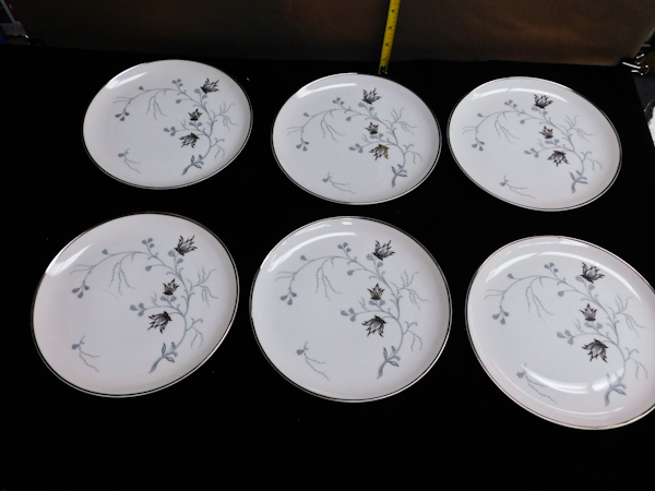 lot 95 image: Baronet China Silver Arbor Eschenbach Bavaria-Germany