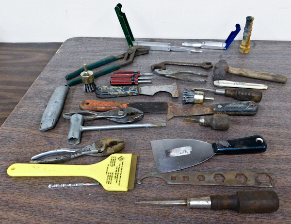 lot 112 image: 2 welding  tip cleaning sets scrapers and more