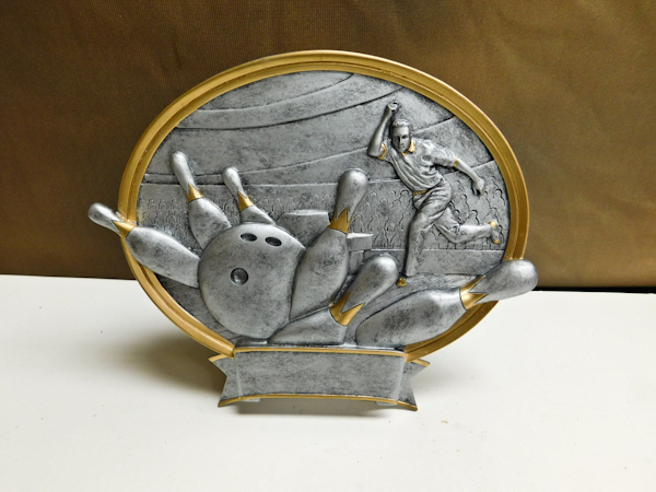 lot 137 image: 15 mens bowling trophies NIB ready for engraving