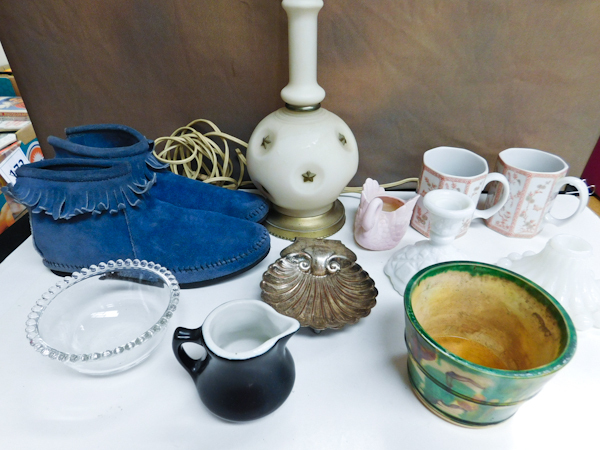 lot 195 image: misc decor items, lamp moccasins and more
