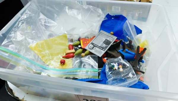 lot 202 image: large lot of toys action figures and more