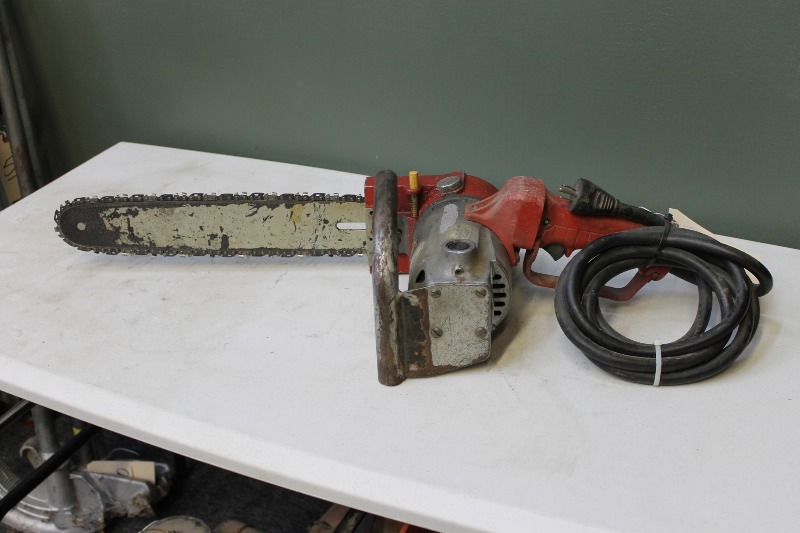 lot 16 image: Milwaukee Chainsaw