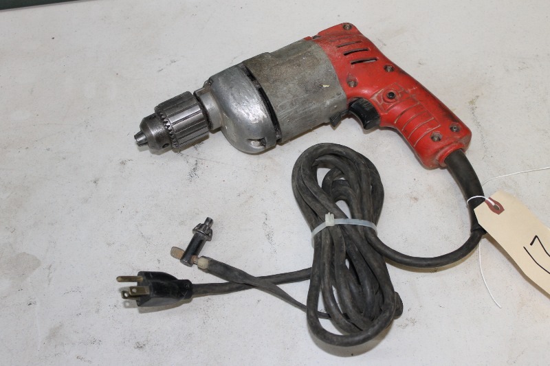 lot 17 image: Milwaukee Hole-Shooter Drill