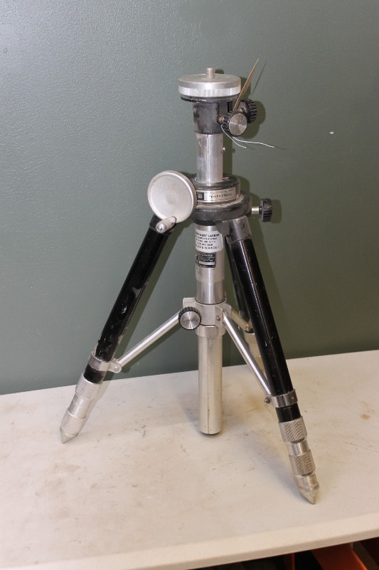 lot 18 image: Spectra Physics Tripod