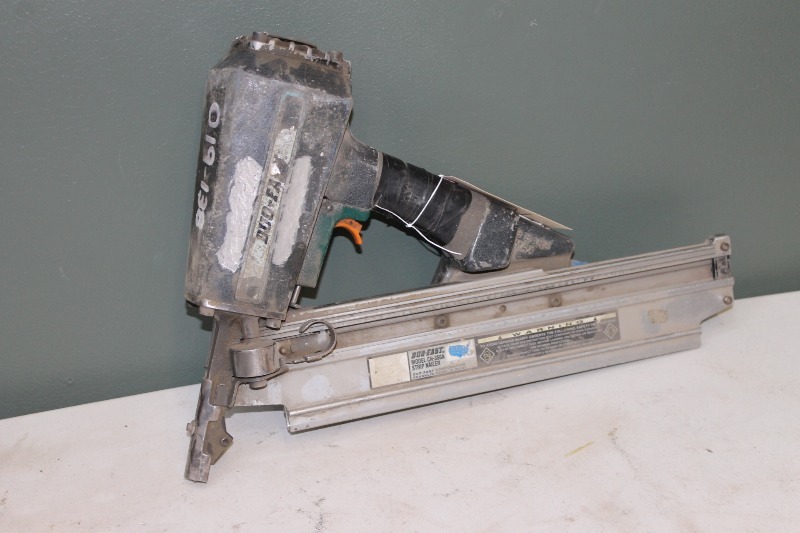 lot 20 image: Duo-Fast Strip Nailer