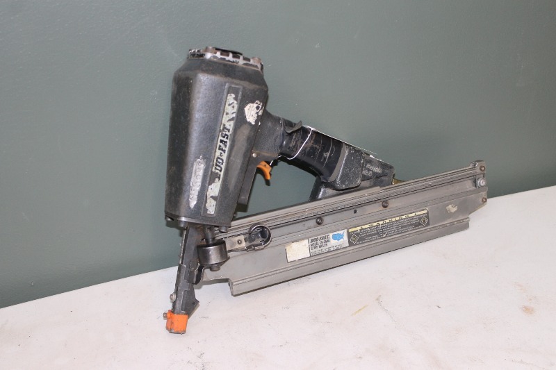 lot 21 image: Duo-Fast Strip Nailer
