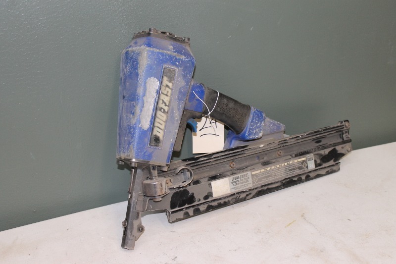 lot 24 image: Duo-Fast Strip Nailer