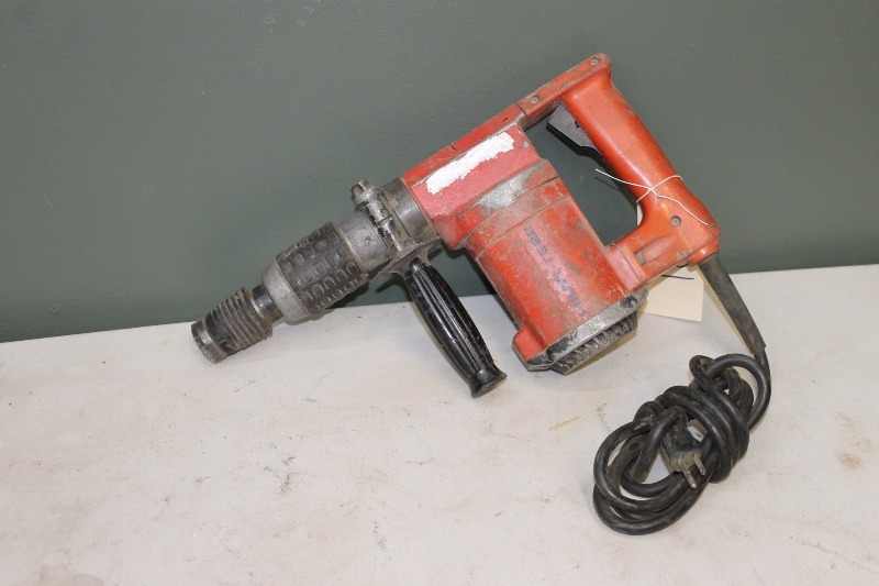 lot 25 image: Hilti TE 22 Hammer Drill