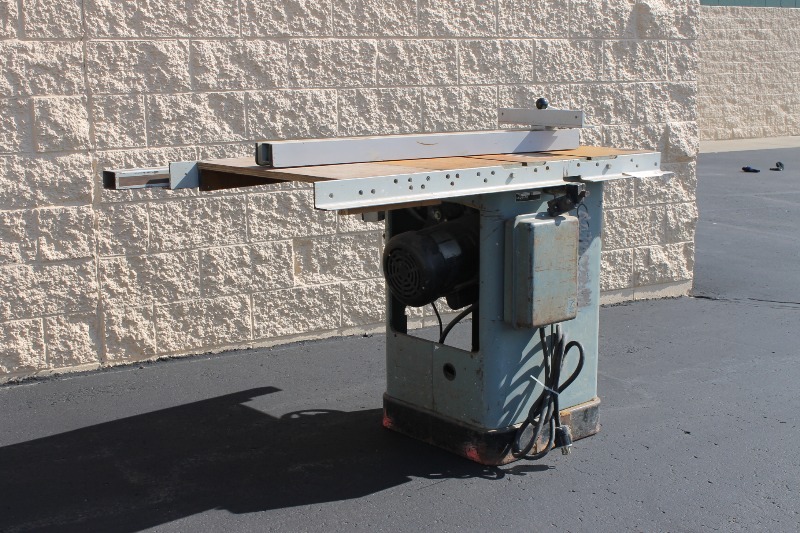 lot 27 image: Delta Table Saw