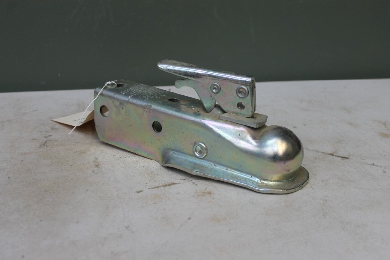 lot 184 image: 2 Trailer Coupler