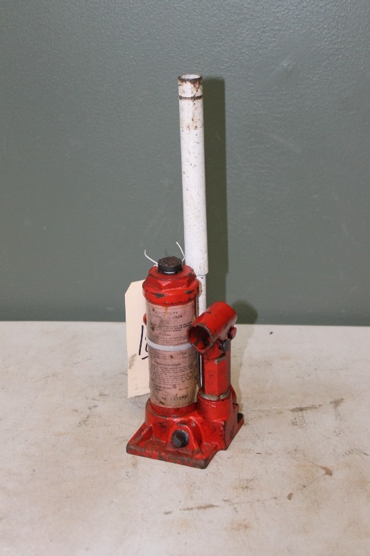 lot 186 image: Hydraulic Jack - 2 Ton