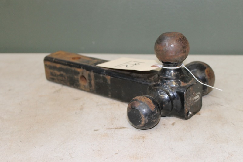 lot 192 image: 3-in-1 Ball Mount