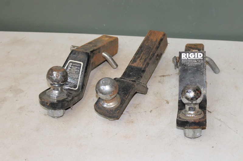 lot 196 image: Trailer Hitch Ball Mounts