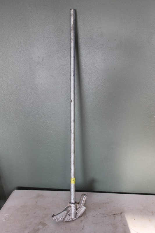 lot 69 image: GREENLEE Pipe Bender