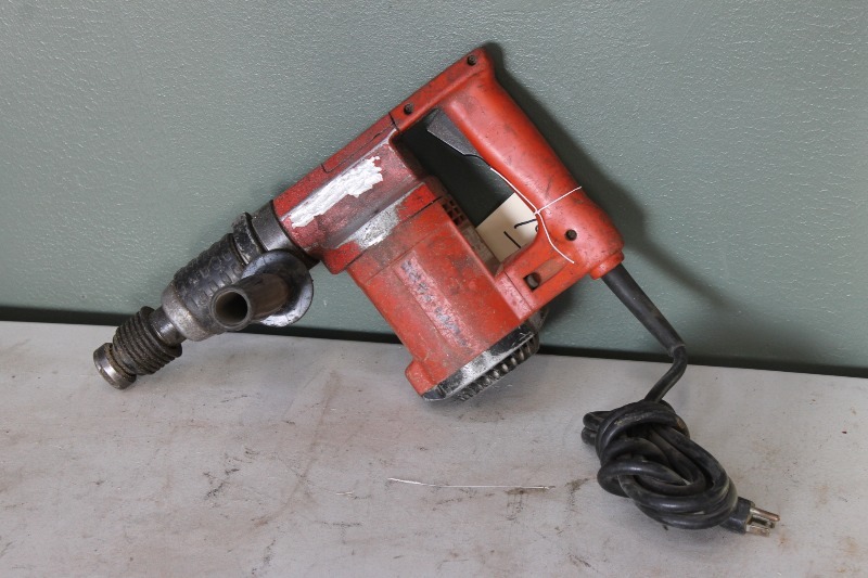 lot 79 image: Hilti TE 22 Hammer Drill