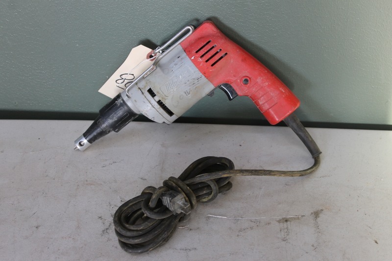 lot 80 image: Milwaukee Screw Shooter
