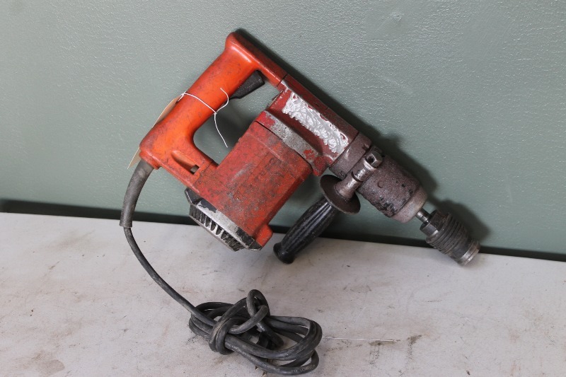 lot 84 image: Hilti TE 22 Hammer Drill