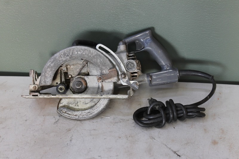 lot 92 image: Skil Saw