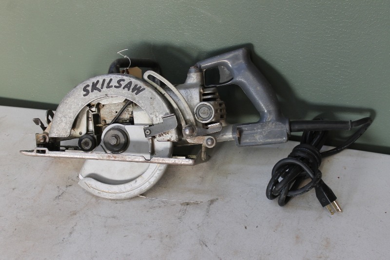 lot 95 image: Skil Saw