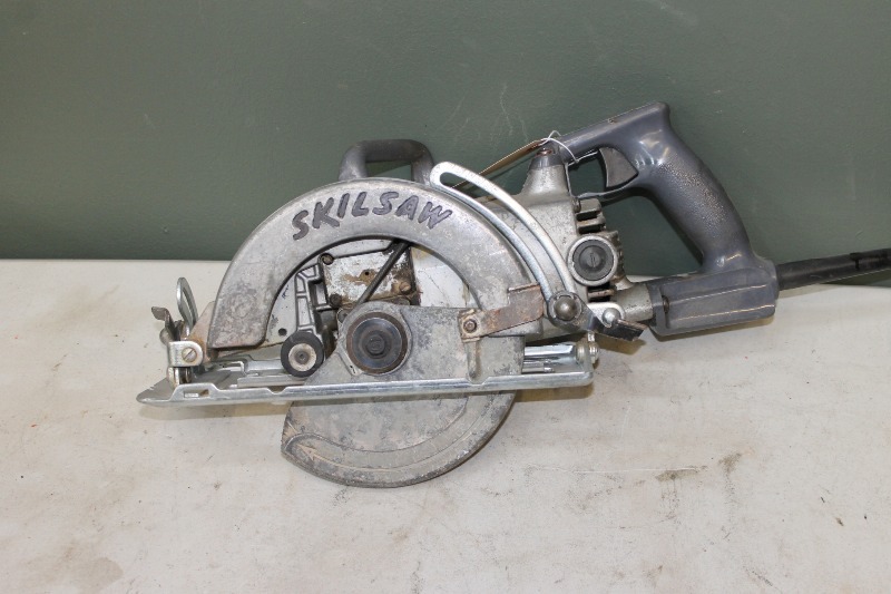 lot 111 image: Skil Saw