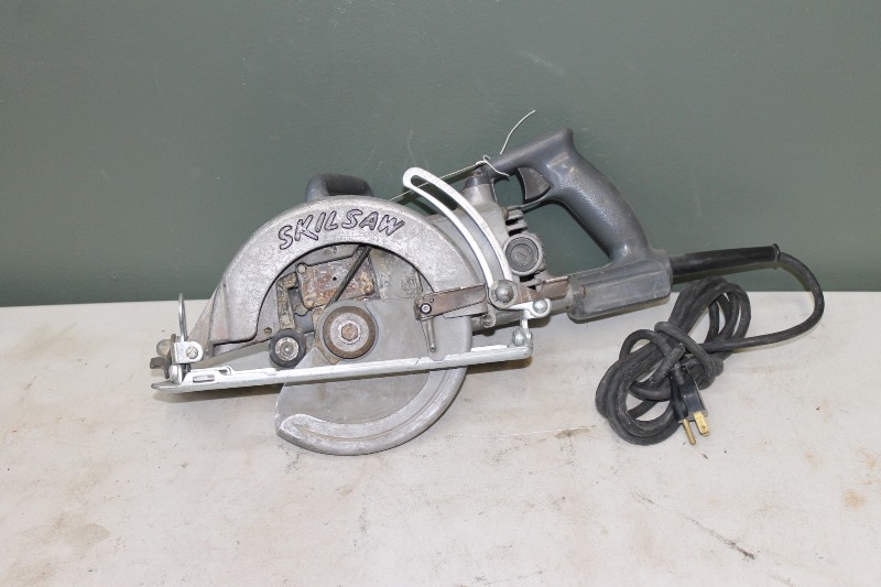 lot 112 image: Skil Saw