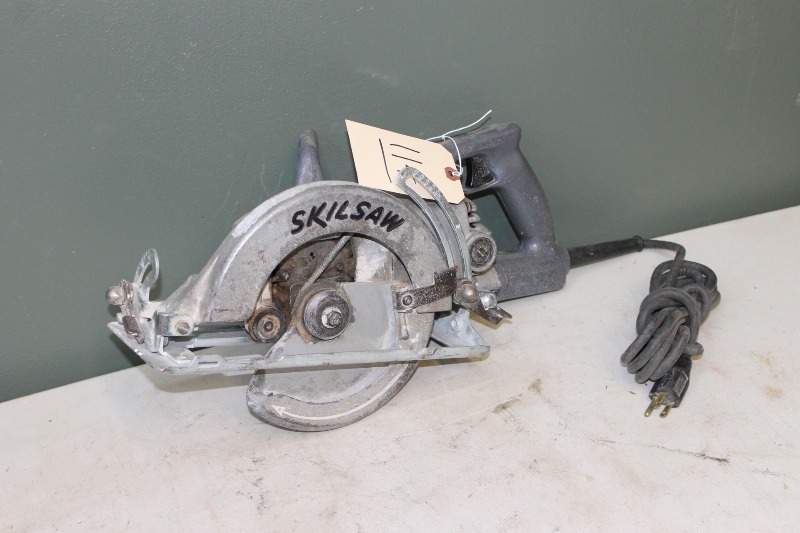 lot 114 image: Skil Saw