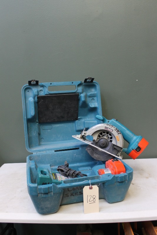 lot 128 image: Makita Circular Saw