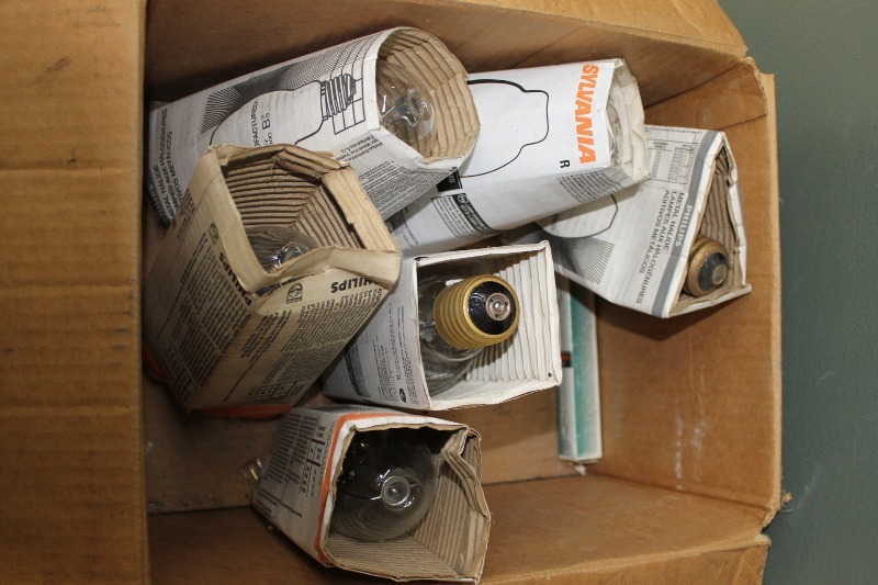 lot 135 image: Light Bulbs