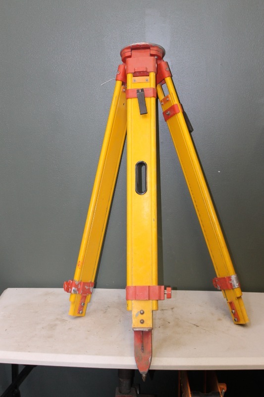 lot 149 image: Tripod (for parts)